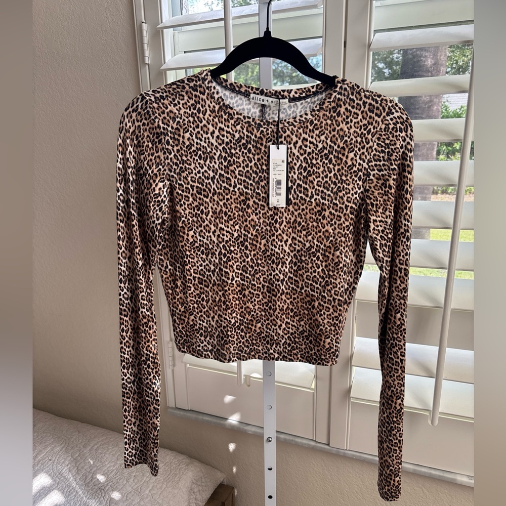 ALICE + OLIVIA Long Sleeve Leopard Print Crop Top Size XS